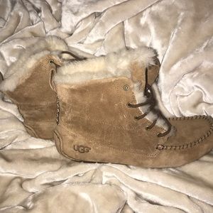 Ugg Slipper/ Booties